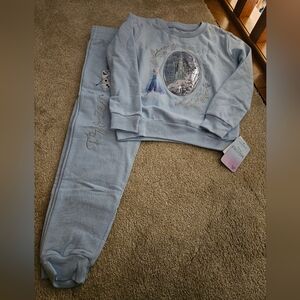 Disney Frozen sweatshirt and sweatpant set, Size 7/8, Blue with character accent